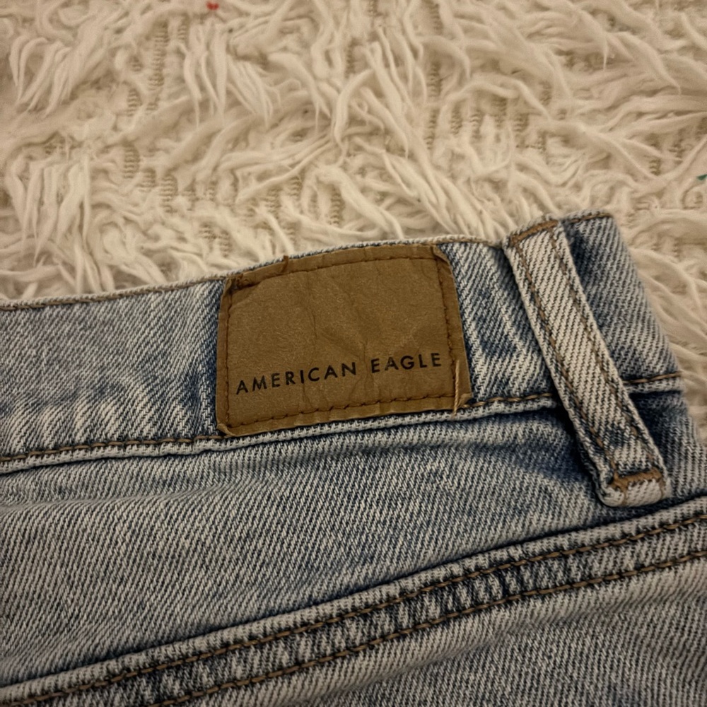 American Eagle Outfitters Light Blue Distressed Straight Leg Jeans - Picture 3 of 3